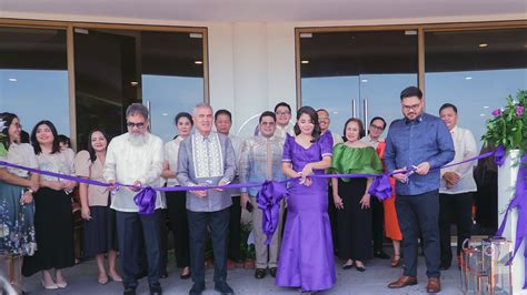 GOV. RAFY UNDERSCORES ECONOMIC PROGRESS, .